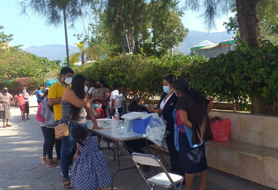 Campaña de Vacunación contra la influenza en Ajalpan