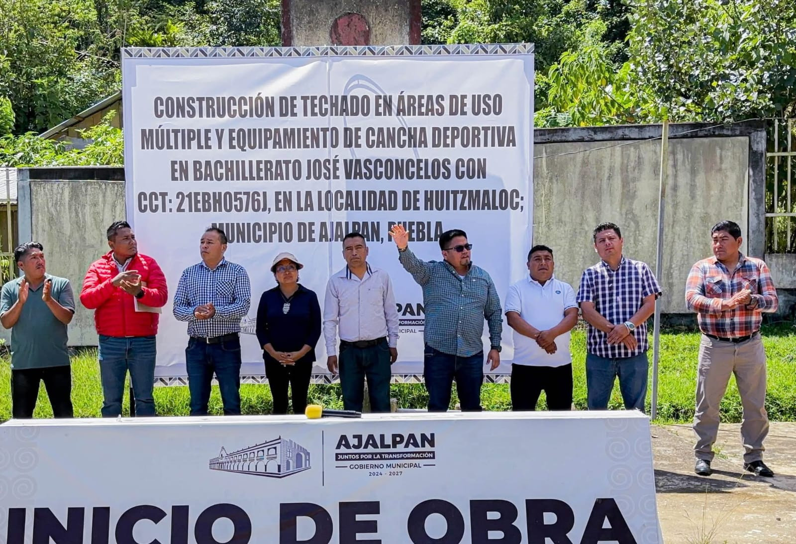 BANDERAZO DE INICIO  DE OBRA EN HUITZMALOC, AJALPAN